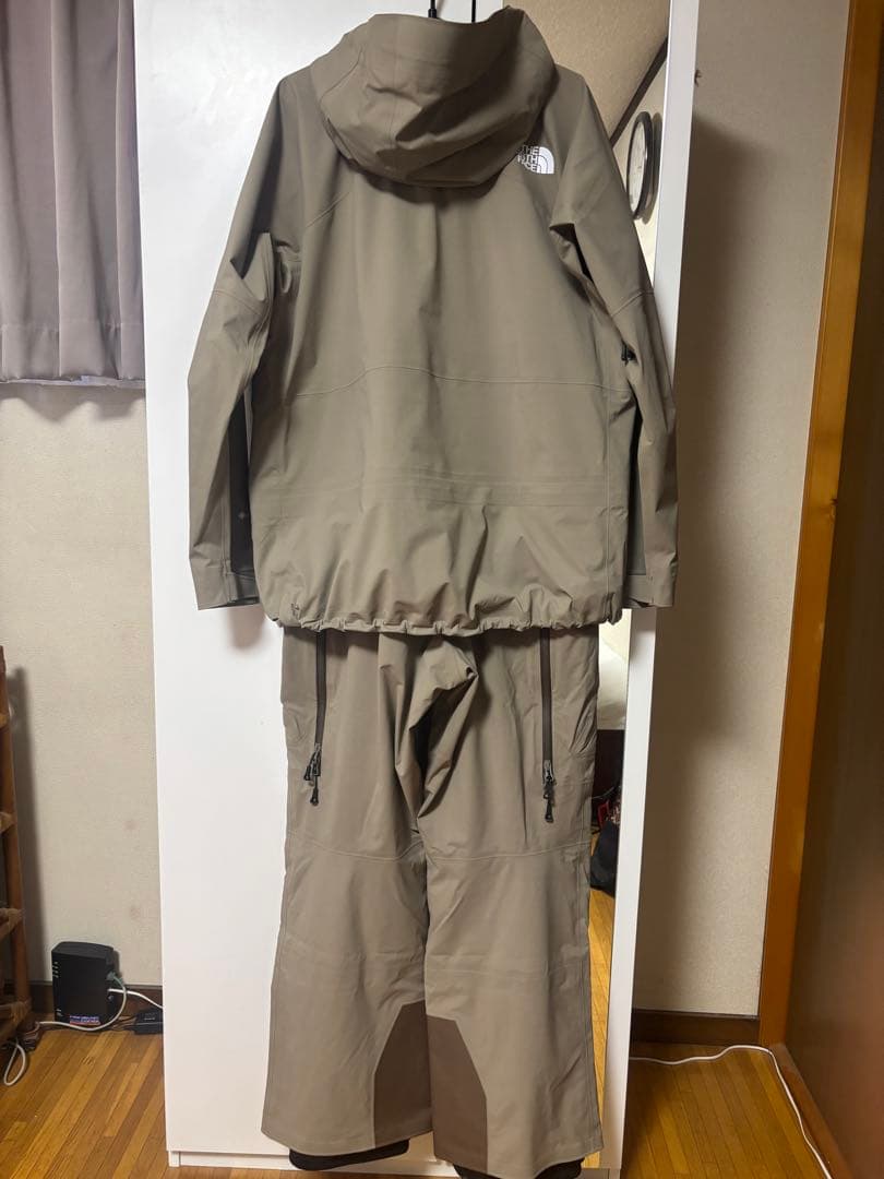 新品未使用品　THE NORTH FACE スノーボードウェア上下セット