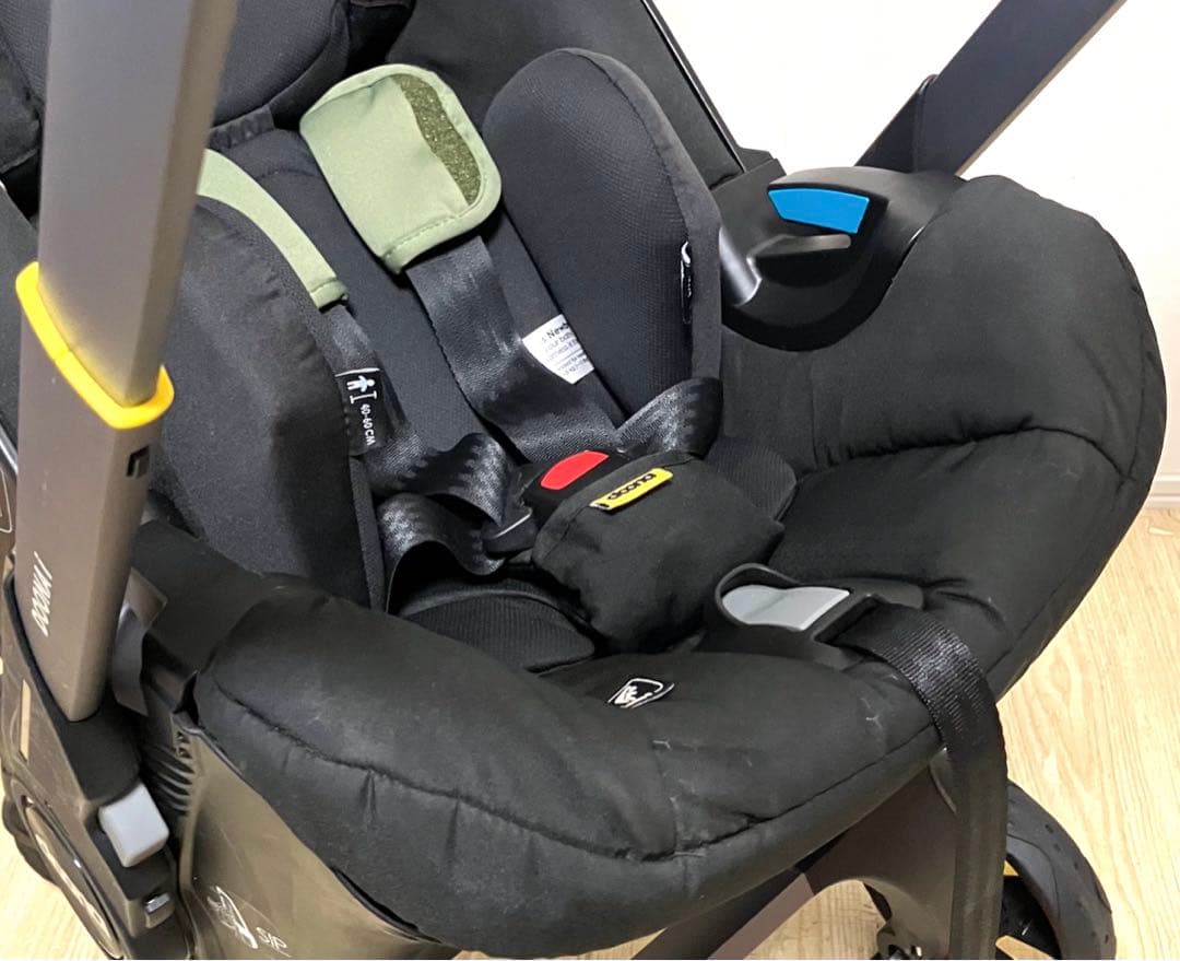 送料無料 doona i ドゥーナi カーシート&ストローラー