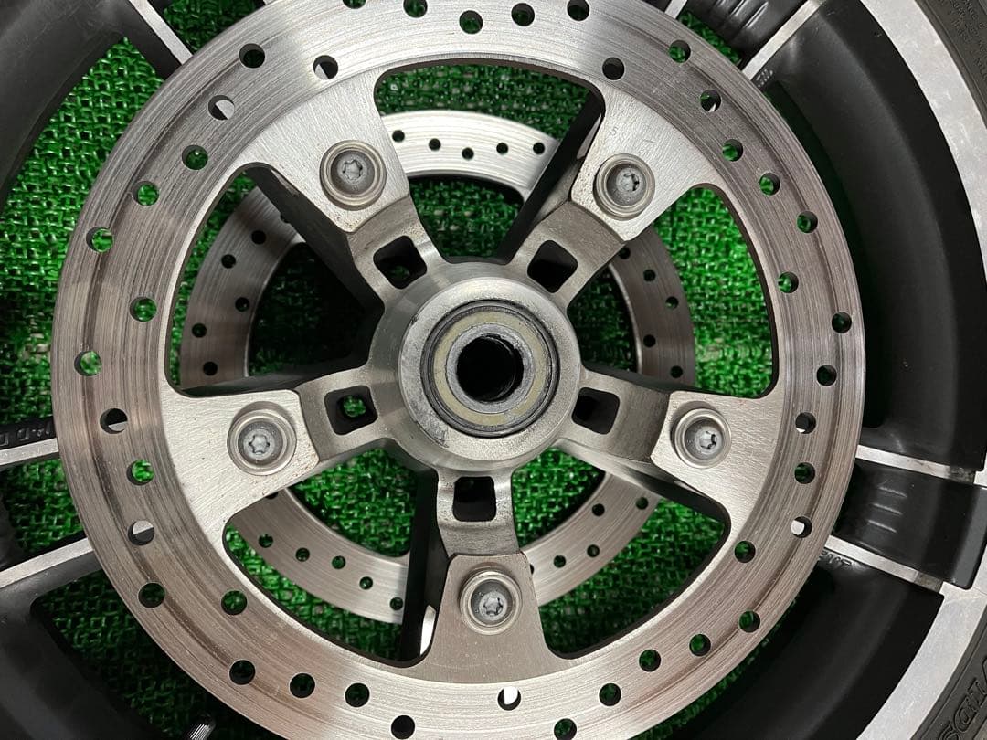 ハーレー　ツーリング　ロードグライド 　純正フロントホイール　19インチ