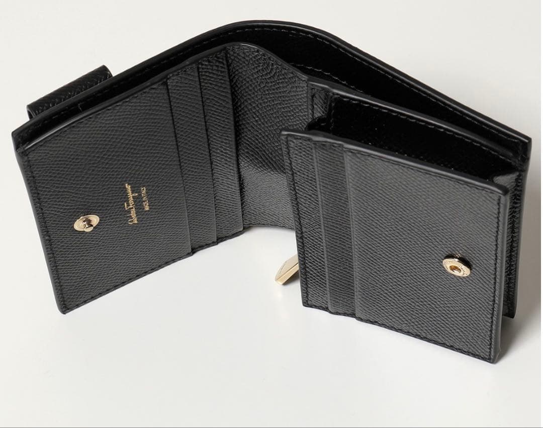 フェラガモ⭐︎財布　22 D515