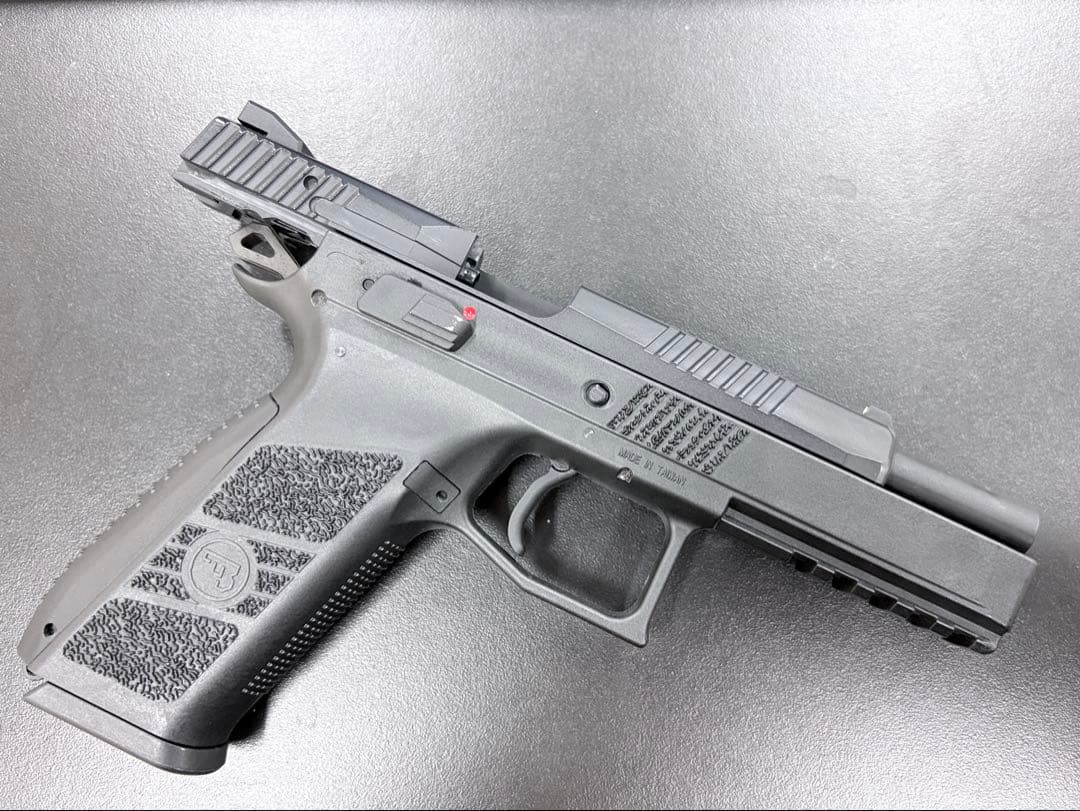 Carbon8 CZ P-09　カーボネイト　CO2ガスブローバックハンドガン