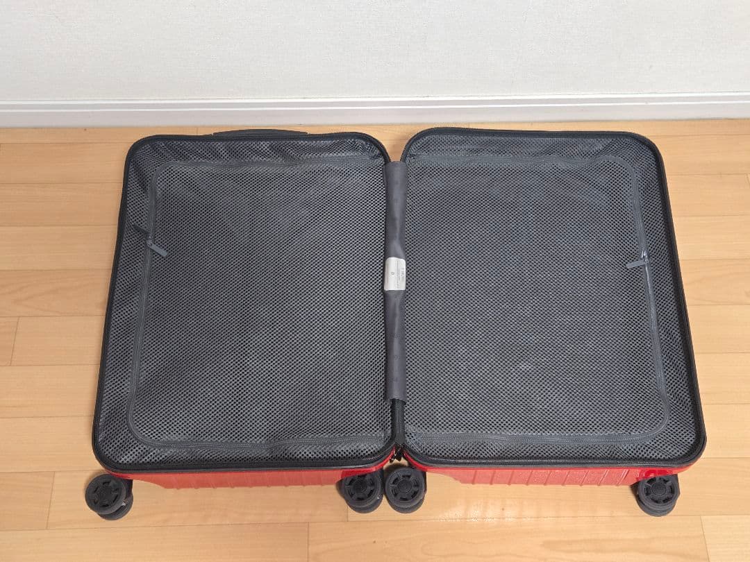【中古】リモワ RIMOWA エッセンシャル ライト キャビン 37L レッド