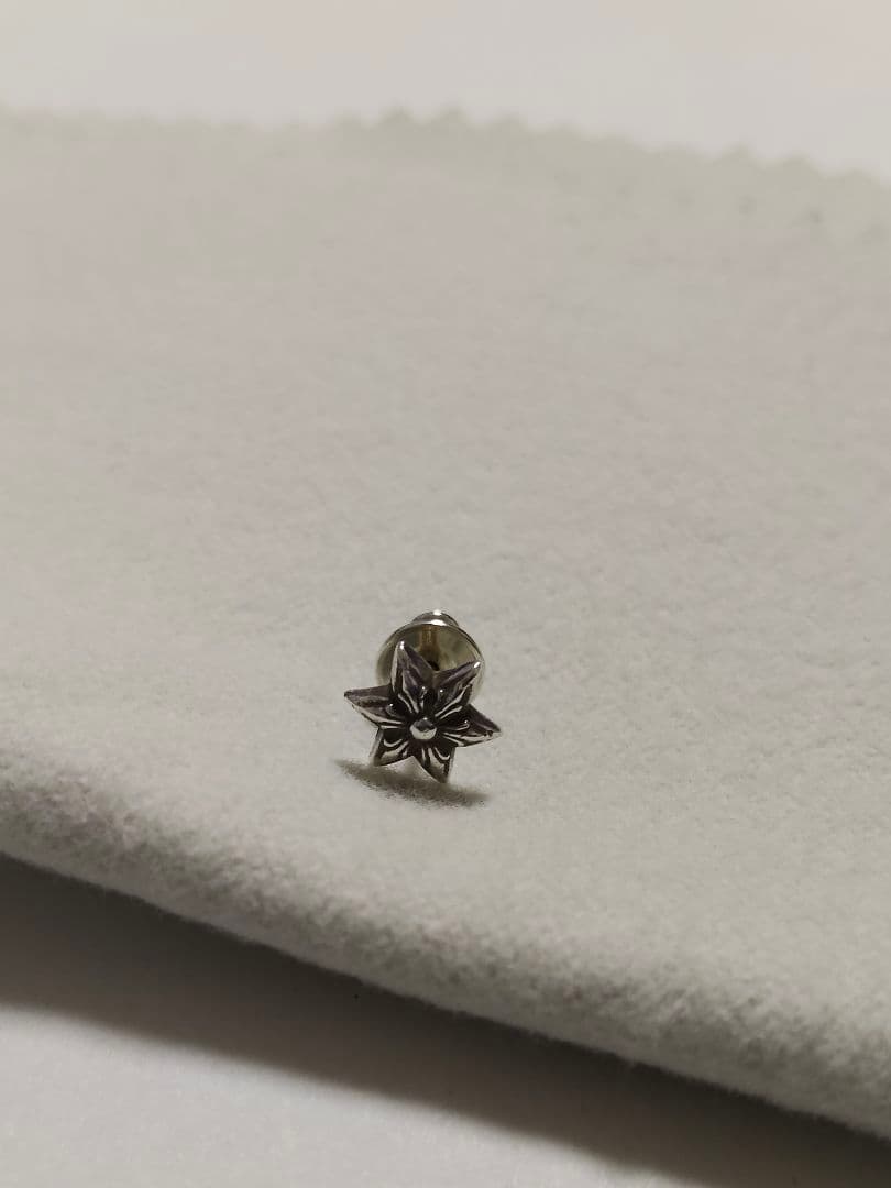 クロムハーツ スタースタッド ピアス