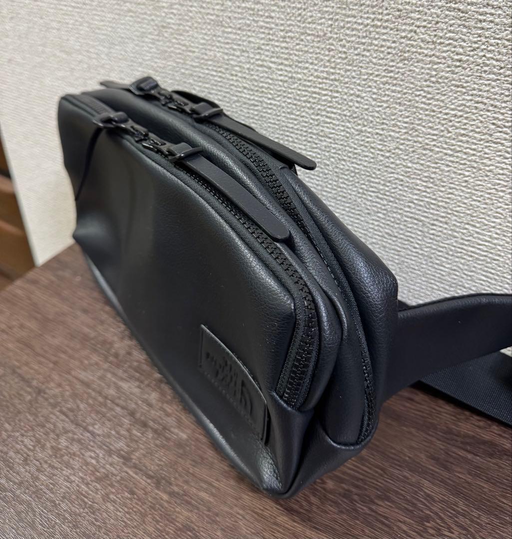 THE NORTH FACE チューニングレザーボディバッグ ブラック