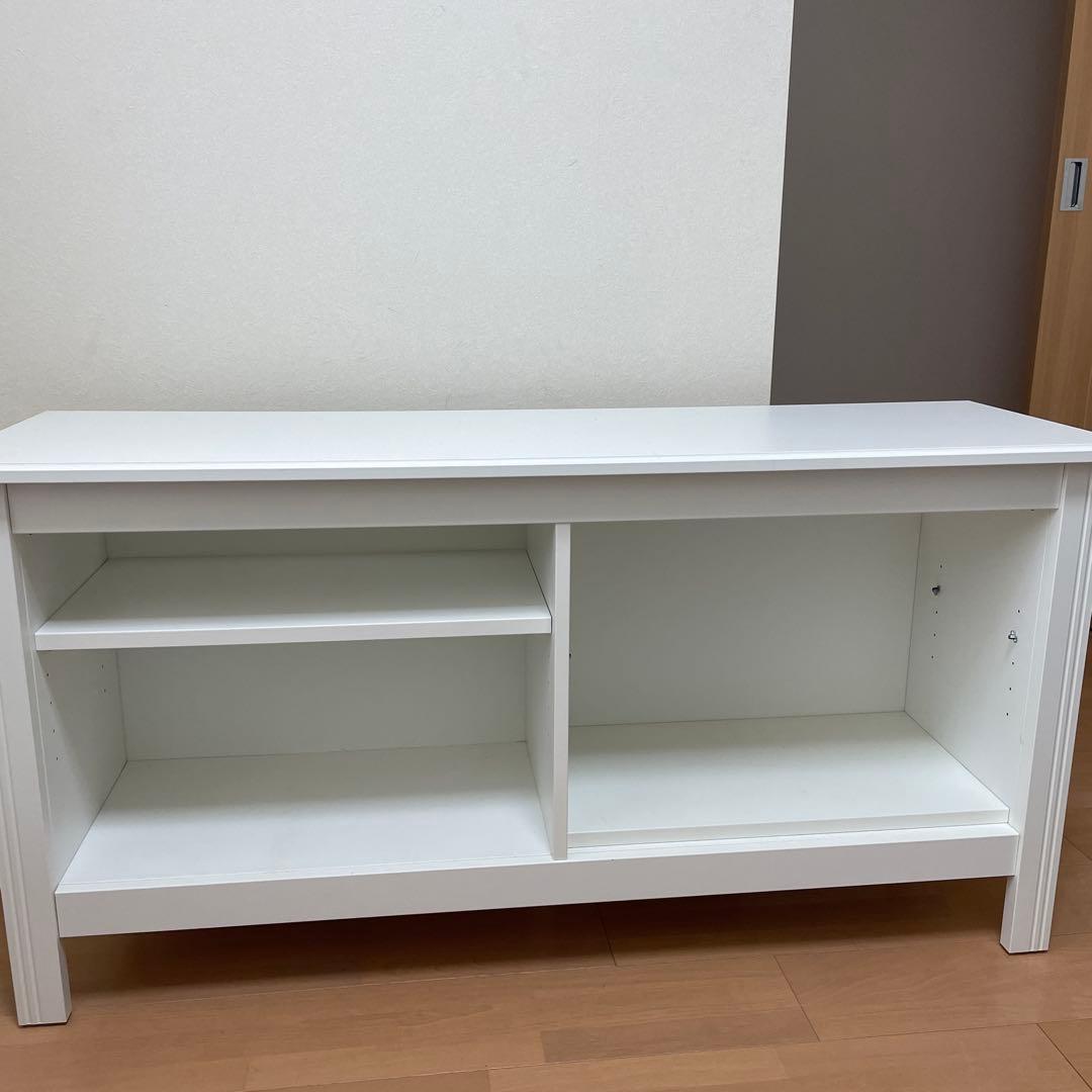 IKEA テレビ台 色‥ホワイト 縦６３センチ 奥行き３７センチ 横１２１センチ