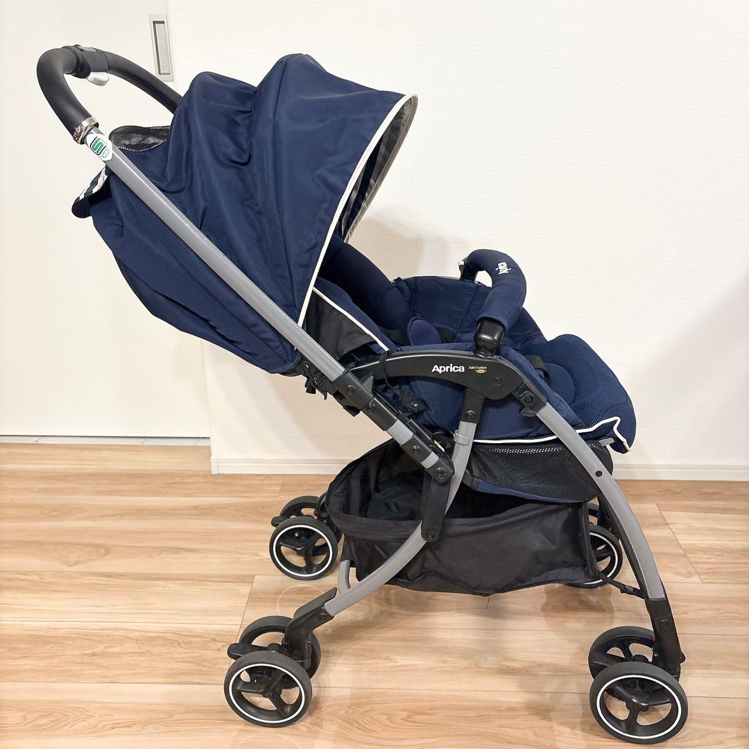 ✨美品✨ アップリカ ラクーナ ソファークッション オート4輪 対面式 送料無料