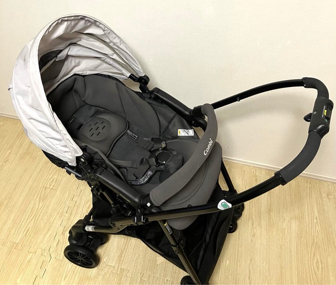 美品 現行モデル コンビ スゴカル エッグショック LA グレーアイボリー