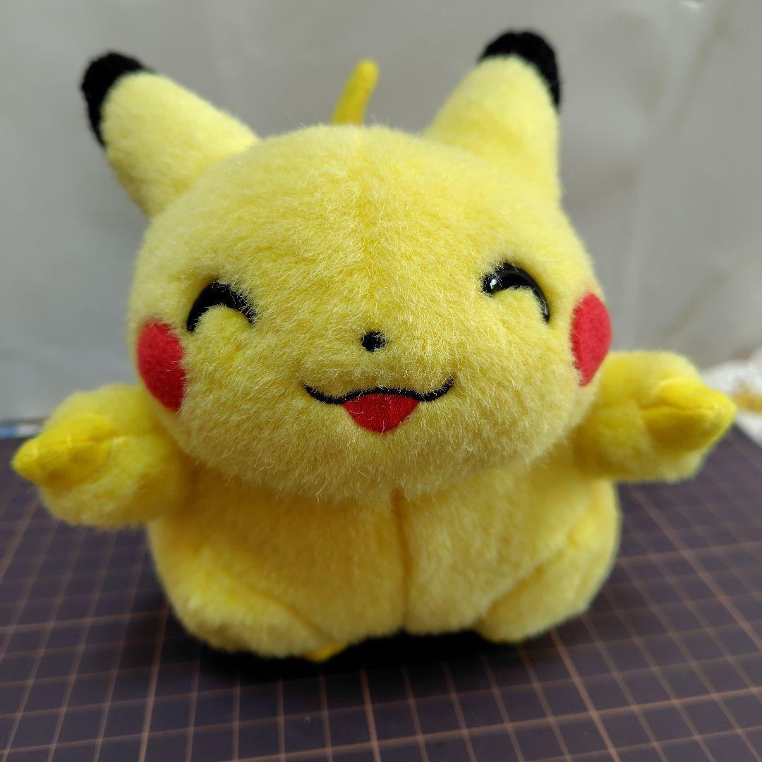 ★激レア★ニコニコバンザイピカチュウ　 初期の頃のぬいぐるみです。