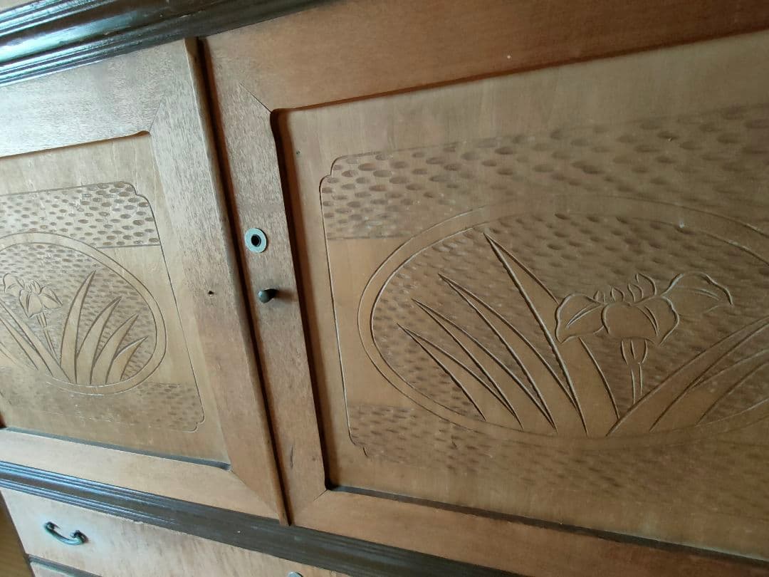 レトロな箪笥　幅122cm 高さ170cm 奥行42cm