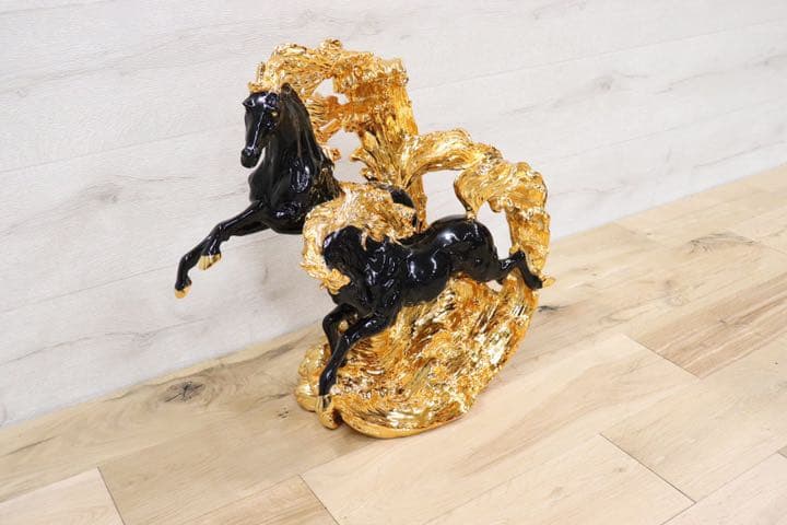 GMDTN31E ○ 飯田商事 iida 置物 馬 樹脂製 ブラック&金色 イン
