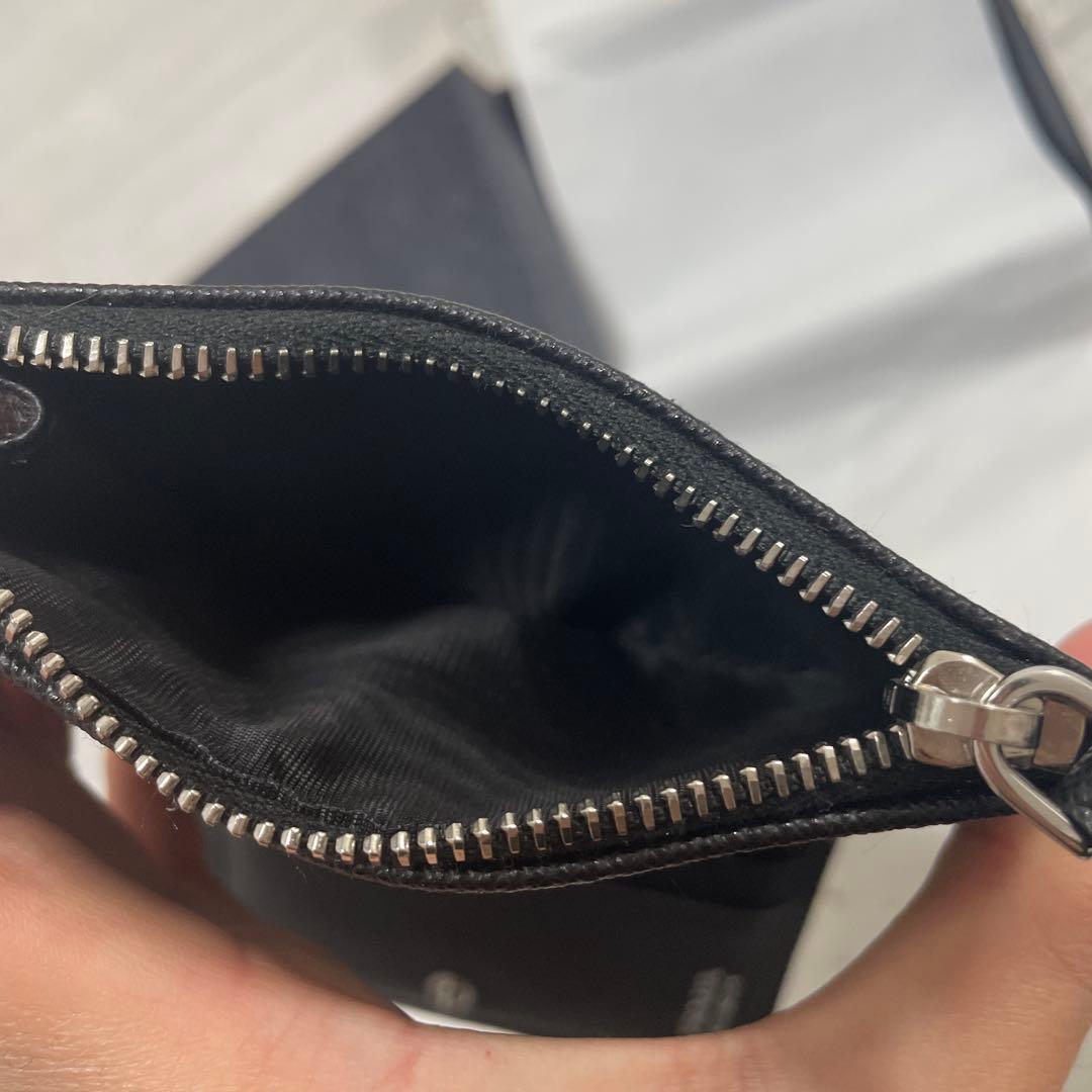 PRADA プラダ　二つ折り財布 レザー製
