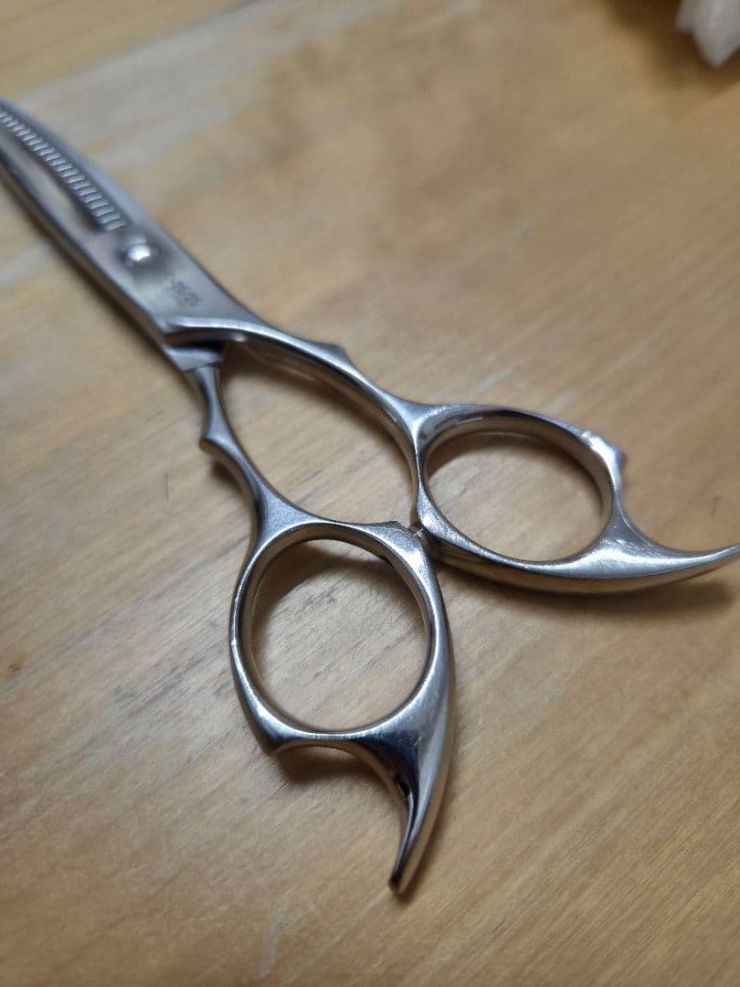 ガ*ト様 JOEWELL 質感・毛量調整用セニング25%セニングシザー