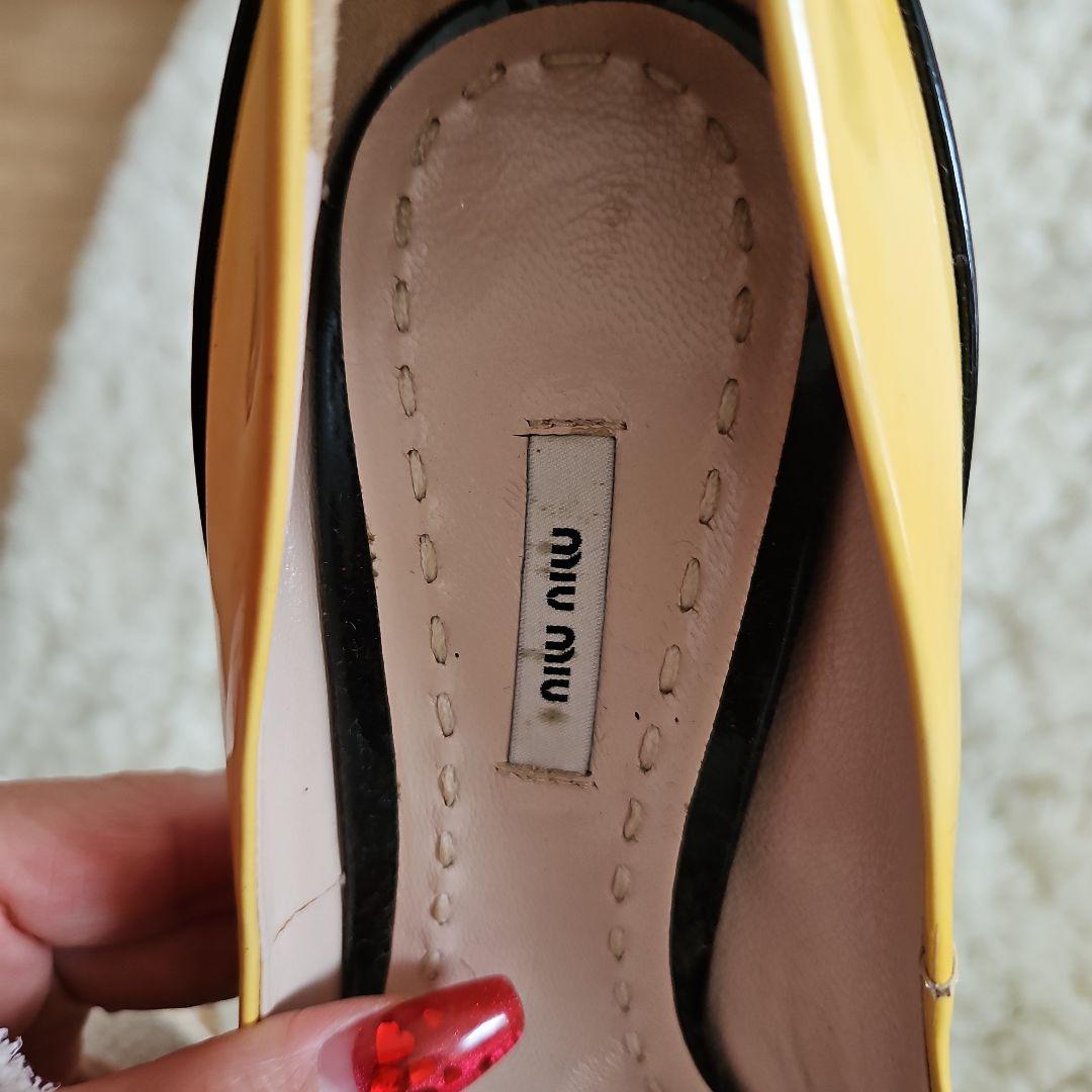 miu miu 黒/黄色 ハイヒール リボン付き