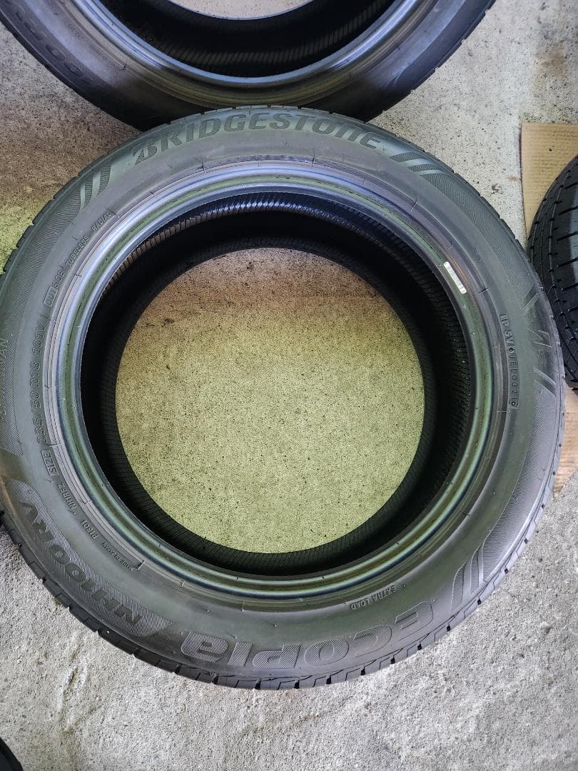 送料込☆2021年製 ブリヂストンタイヤ 235/50R18日本製☆4本