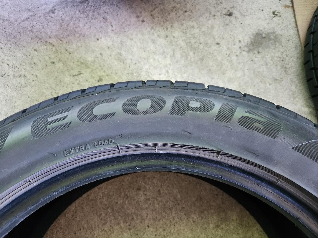 送料込☆2021年製 ブリヂストンタイヤ 235/50R18日本製☆4本