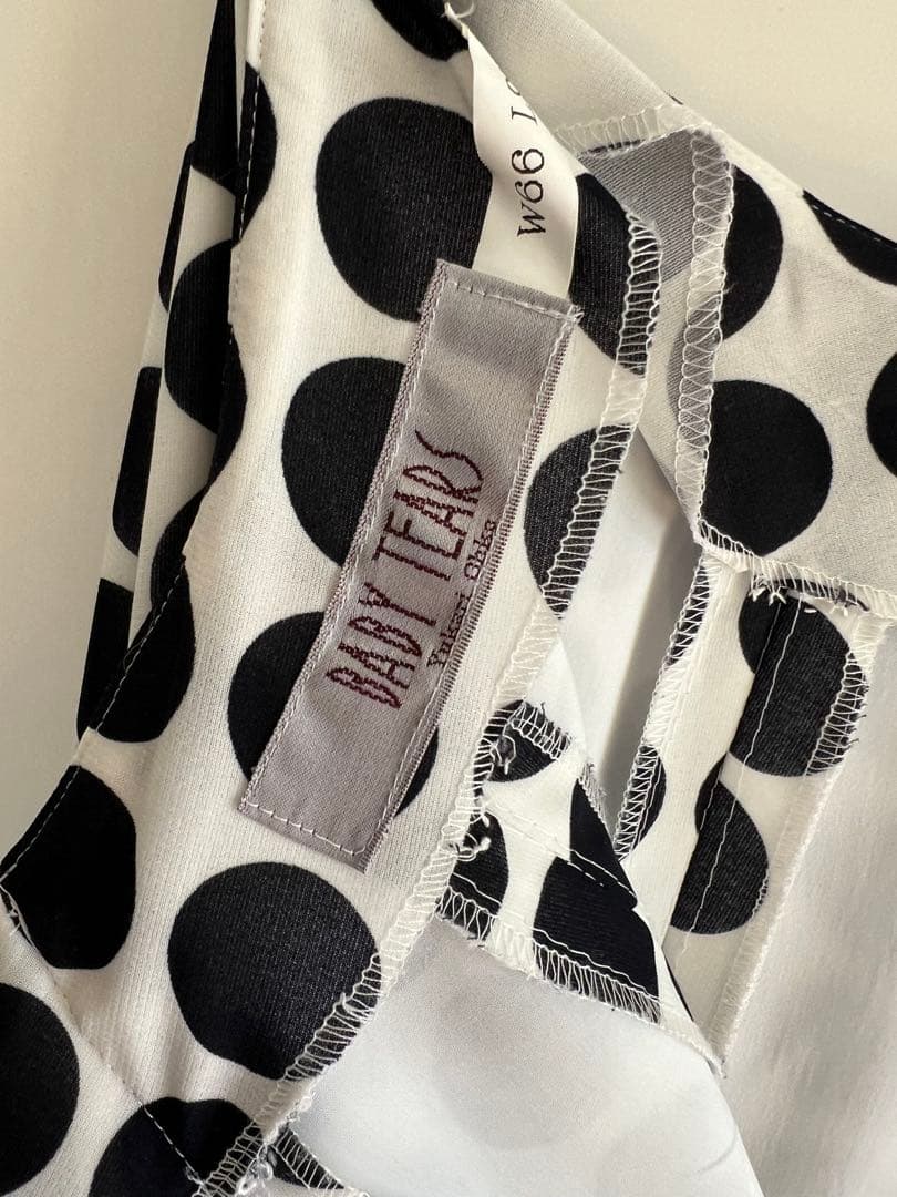 フラメンコ　ツーピース　 白黒水玉 フリル付き