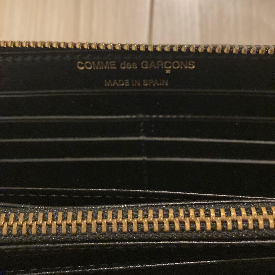 コムデギャルソン ヒュージロゴ ラウンドジップ 長財布