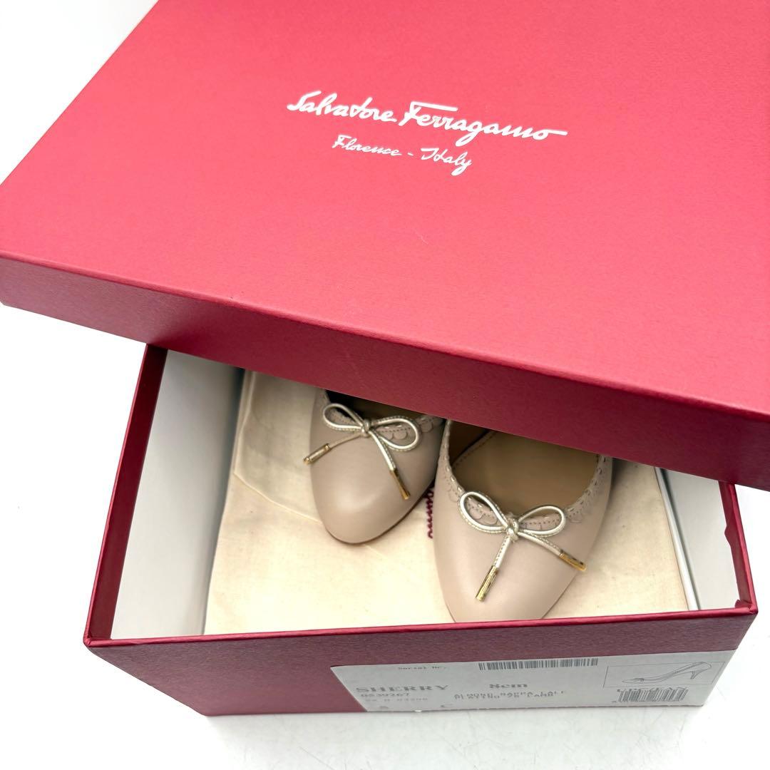 極美品✨ サルヴァトーレフェラガモ SHERRY パンプス ベージュ 【5C】