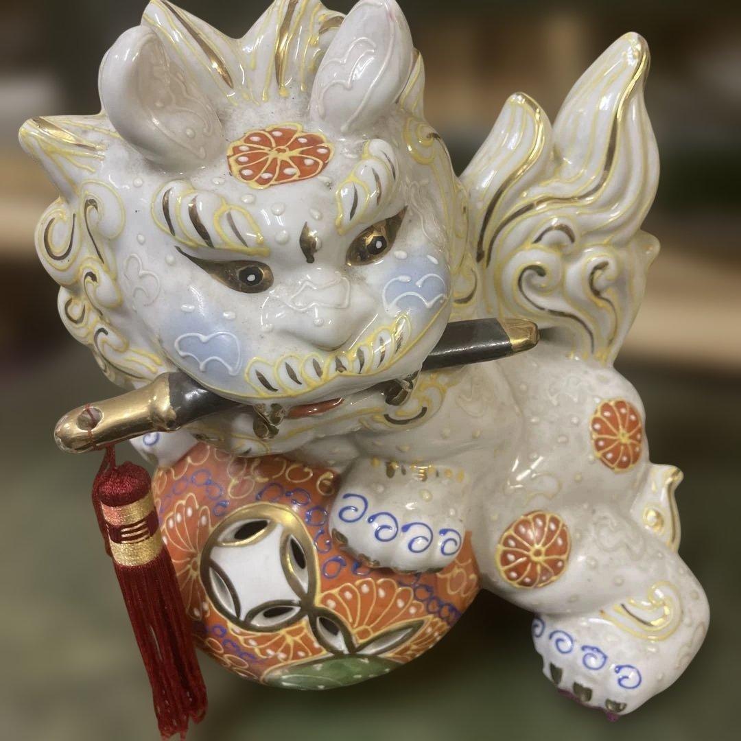 玉乗り獅子　ホワイトベース　刀を咥えた獅子　昭和アンティーク　骨董