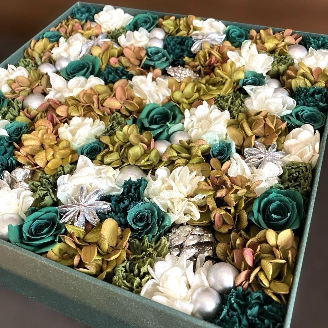 ニコライバーグマン　2023　クリスマス　プリザーブドフラワー　Lサイズ