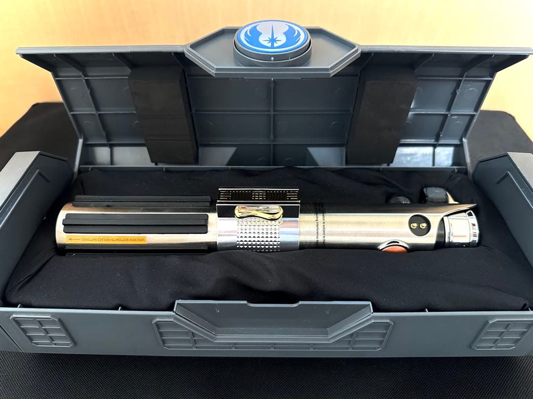 【新品】StarWars Galaxy's Edge ライトセーバー　アナキン