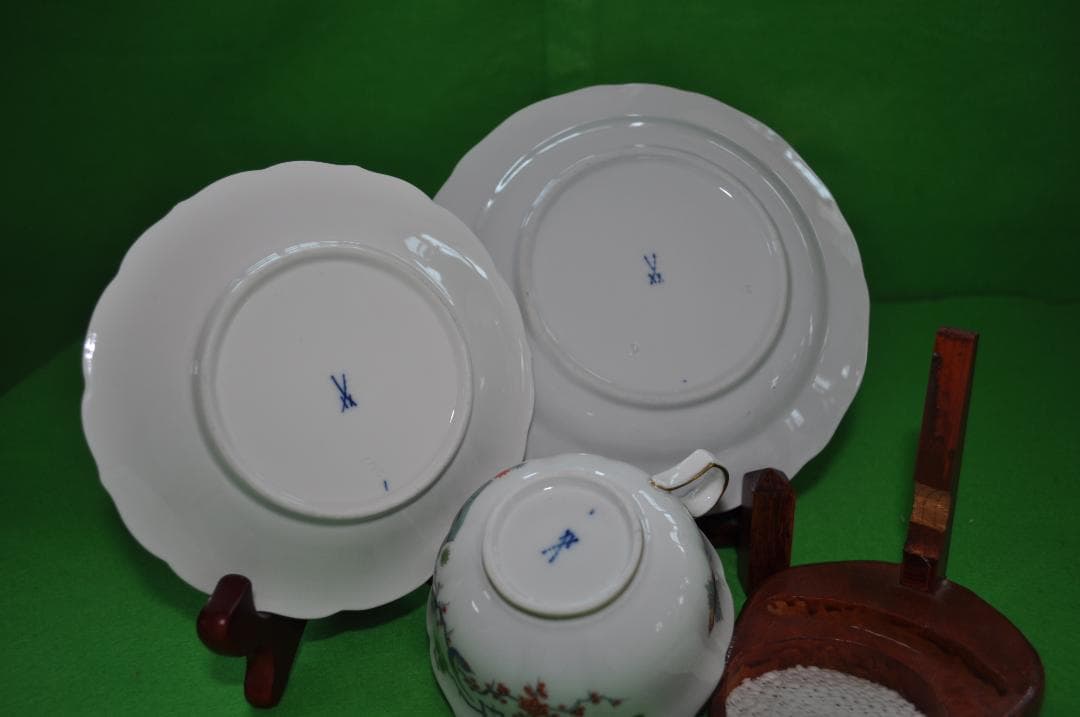 【マイセン】シノワズリ柿右衛門様式柴垣に松竹梅・鳥文スリーセット