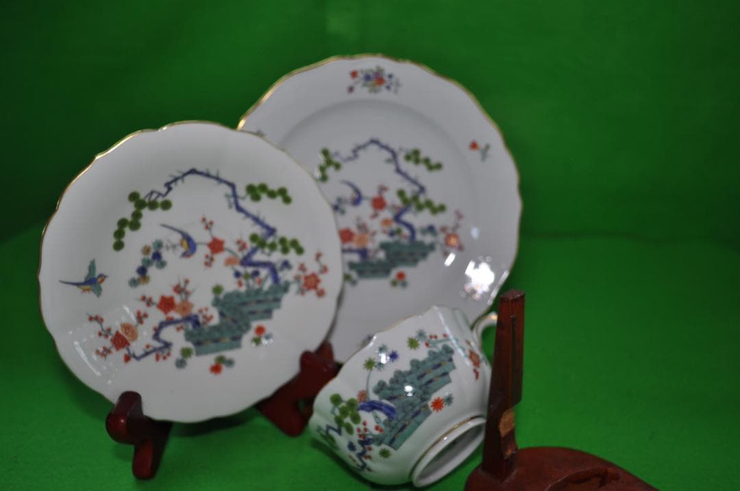 【マイセン】シノワズリ柿右衛門様式柴垣に松竹梅・鳥文スリーセット