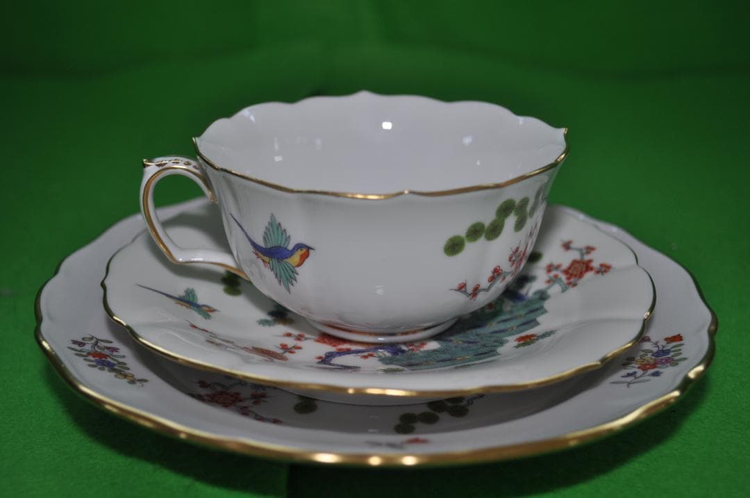 【マイセン】シノワズリ柿右衛門様式柴垣に松竹梅・鳥文スリーセット