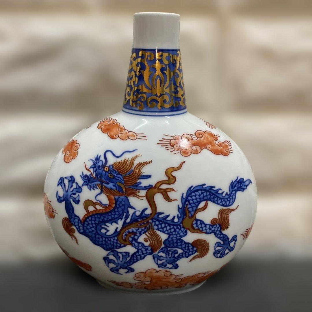 空瓶　サントリーウィスキー　染錦雲龍文変形瓶 有田焼