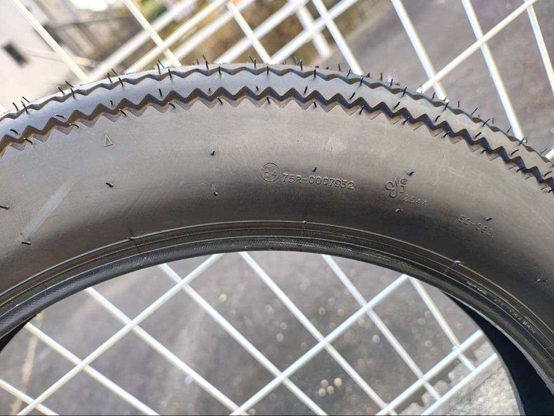 ADLERT CLASSIC DC-018 4.00×18インチ タイヤ