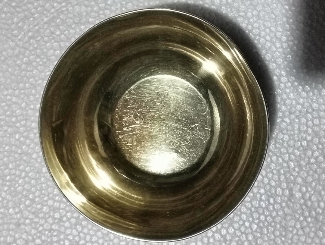 純銀製　李朝家紋入り茶椀