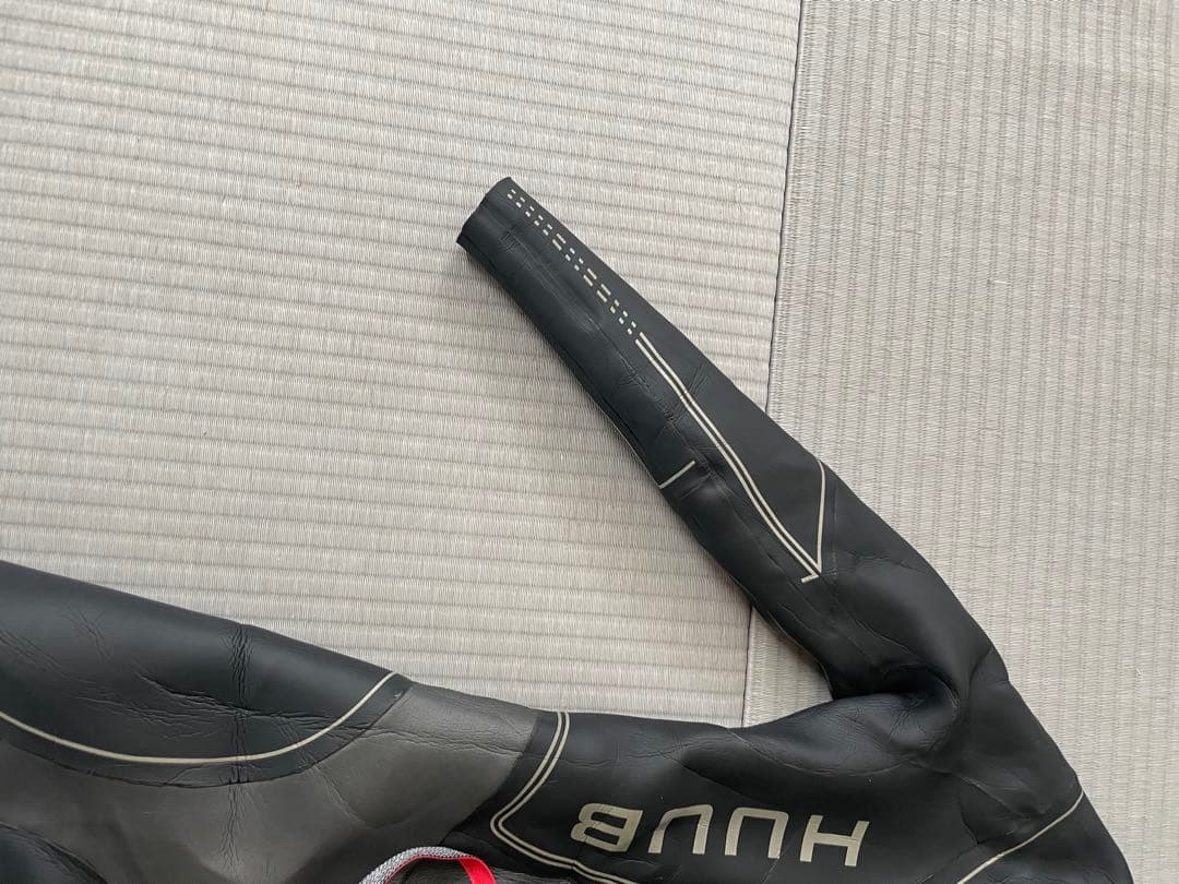 おとひと HUUB ウェットスーツ ML ブラック/レッド