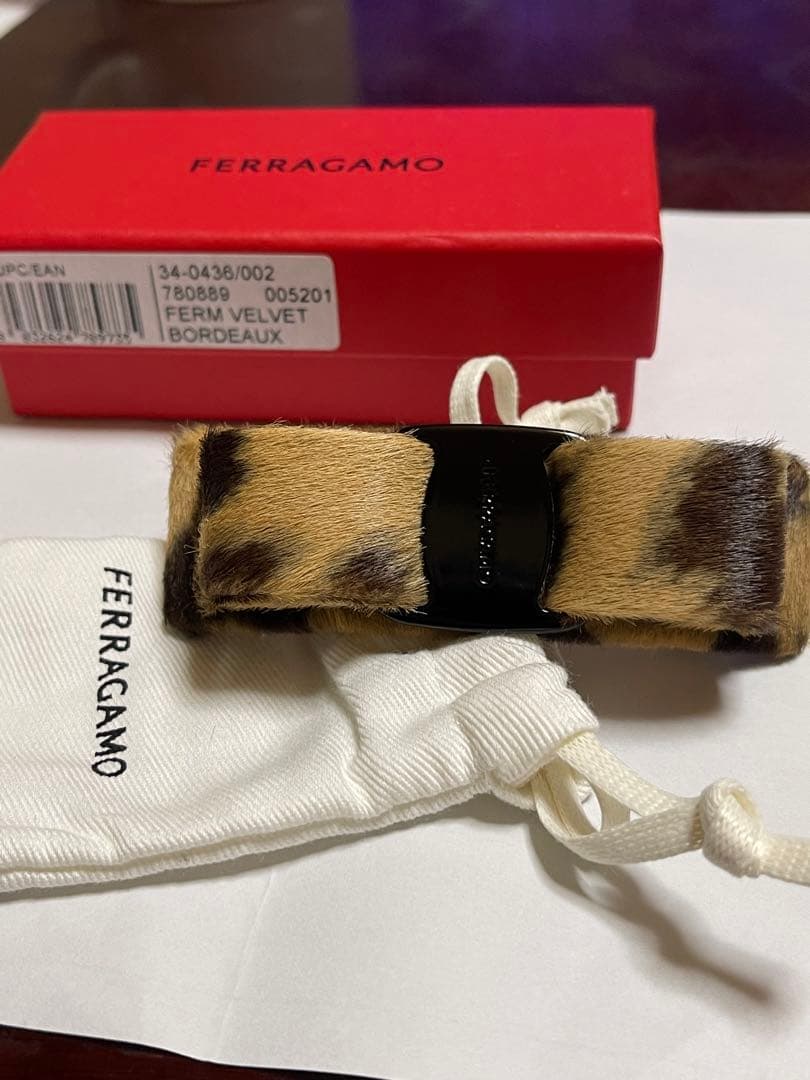 新品未使用　FERRAGAMO FERM VELVET バレッタ レオパード