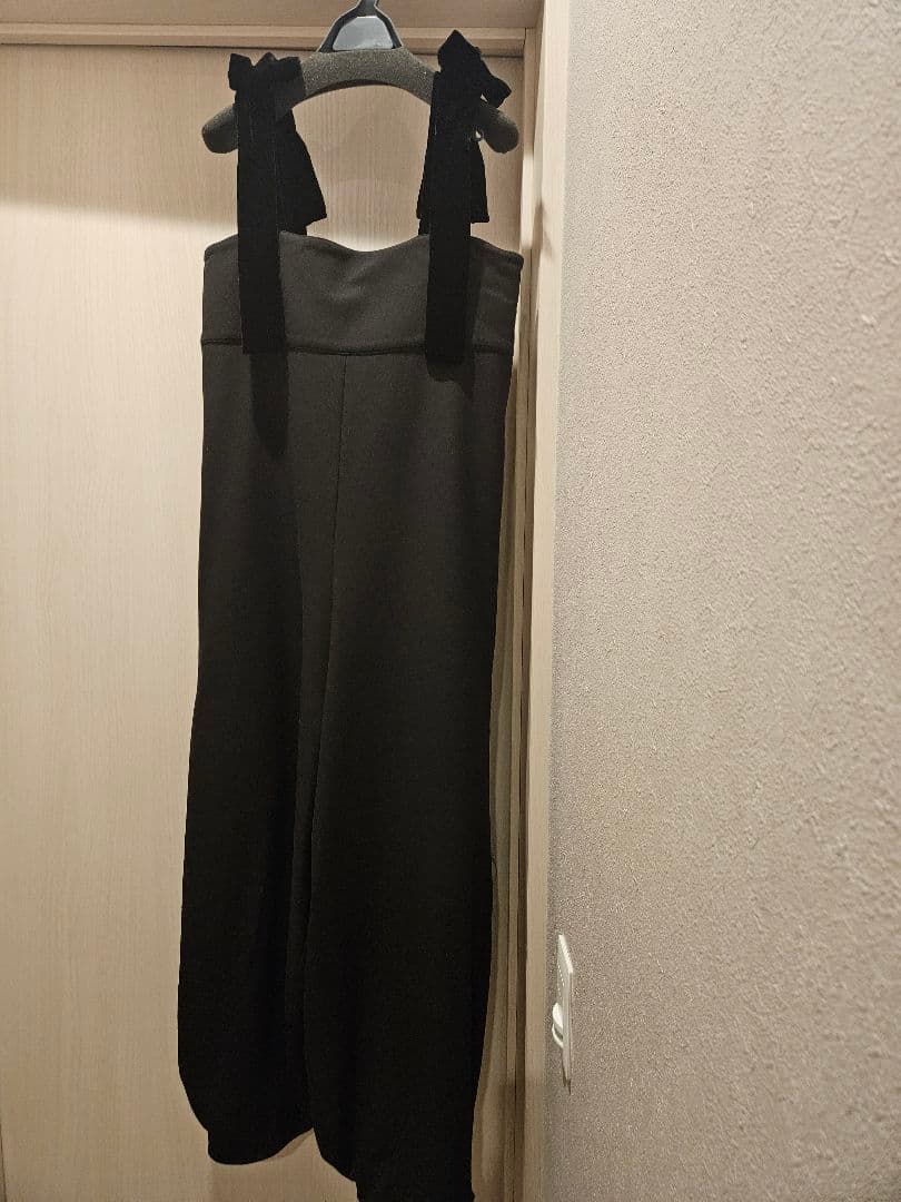 シーニュ　リボンショルダーオールインワン　ブラック　cygne