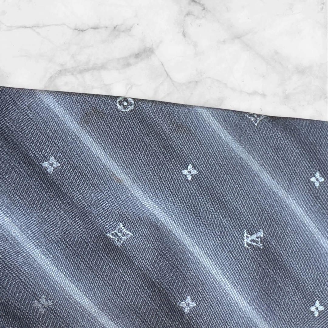 やまさんおまとめ依頼【訳あり】ヴィトングレー ネクタイ　と　バーバリーネクタイ