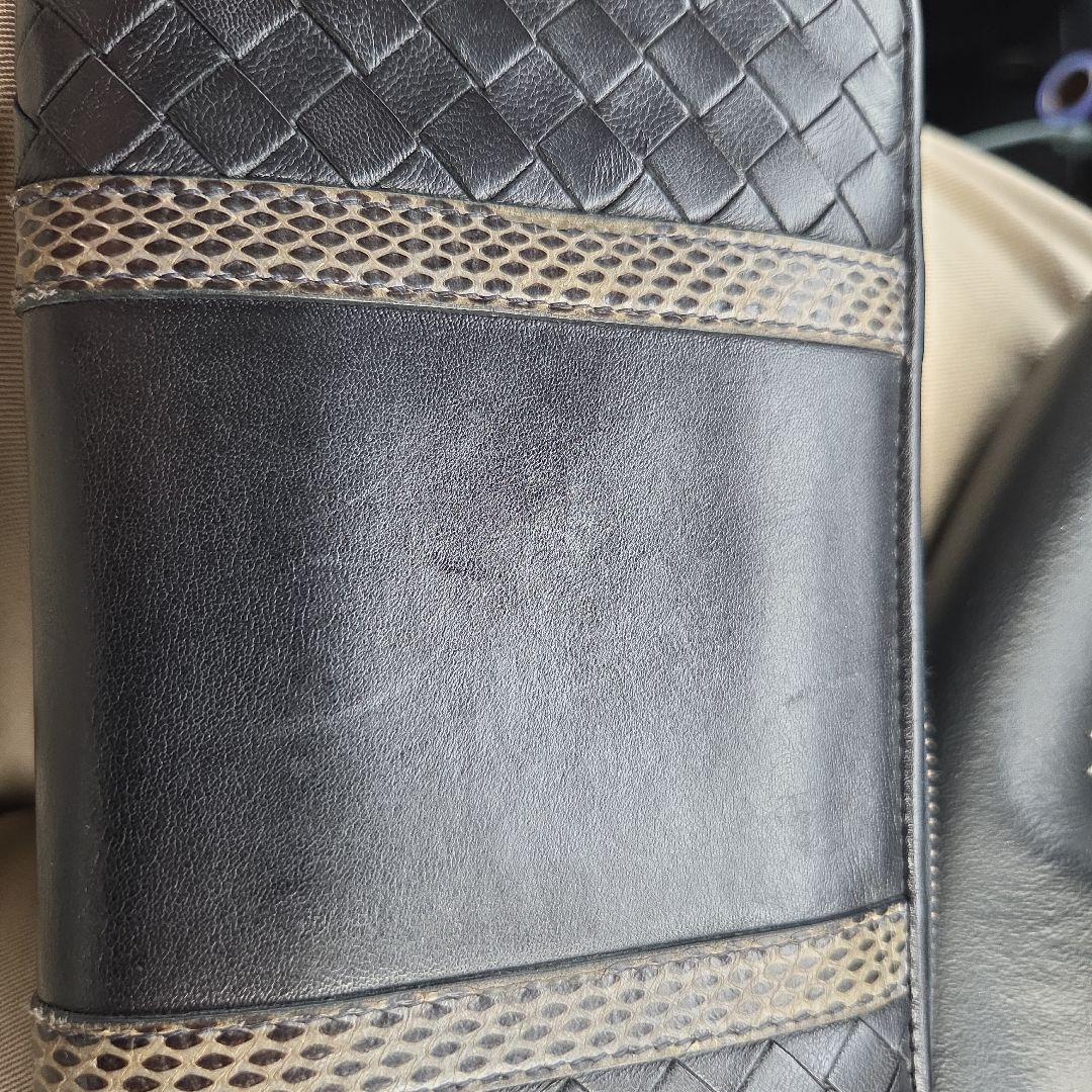 ボッテガヴェネタ長財布 ジッピーウォレット イントレチャート パイソン レザー