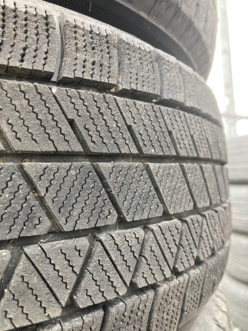 チョコチップ1。2023年製ブリヂストンVRX3 185/60R15