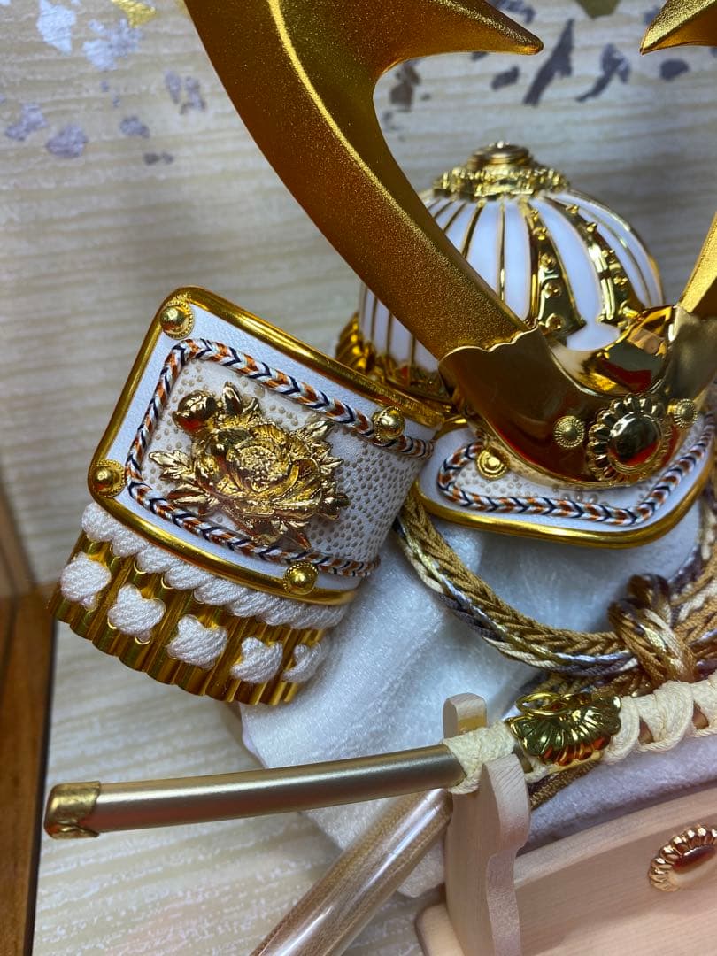 東京久月　五月人形　兜飾り　白木ガラスケース入・コンパクトサイズ