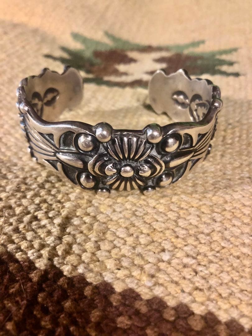 ナバホ　navajo ダブルスタンプシルバーバングル　leroy james