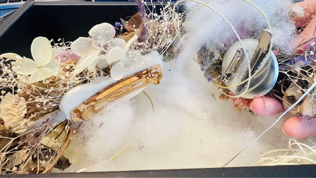 ドライフラワーヘアとバッジセット