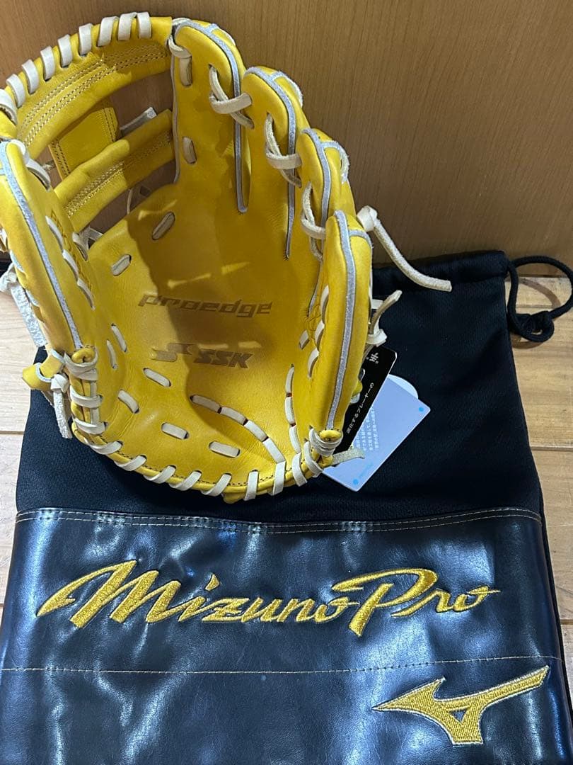 硬式内野手用グローブ