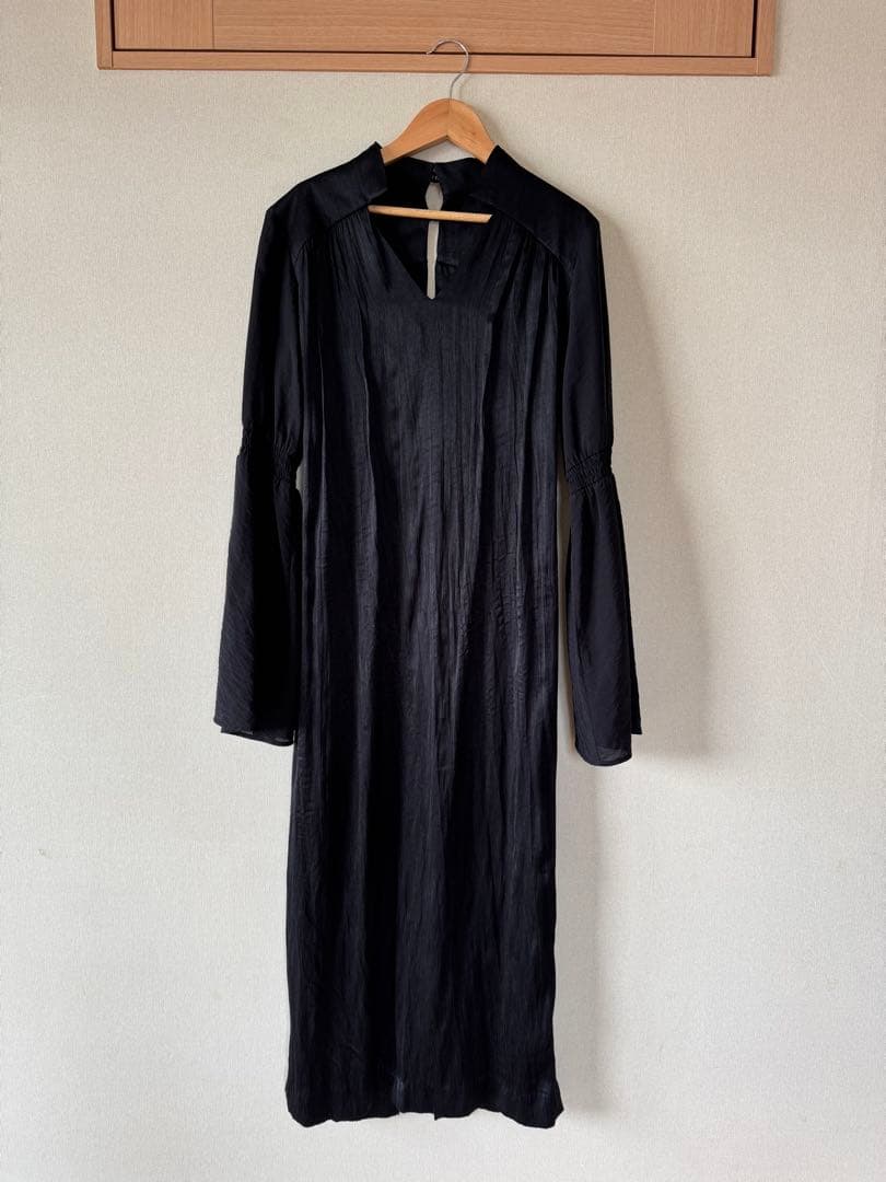 【knuthmarf】ブラック フレアスリーブ ワンピース