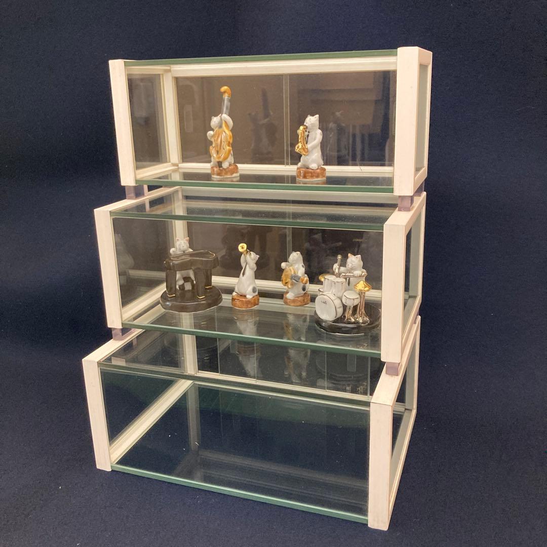 ショーケース　飾り棚