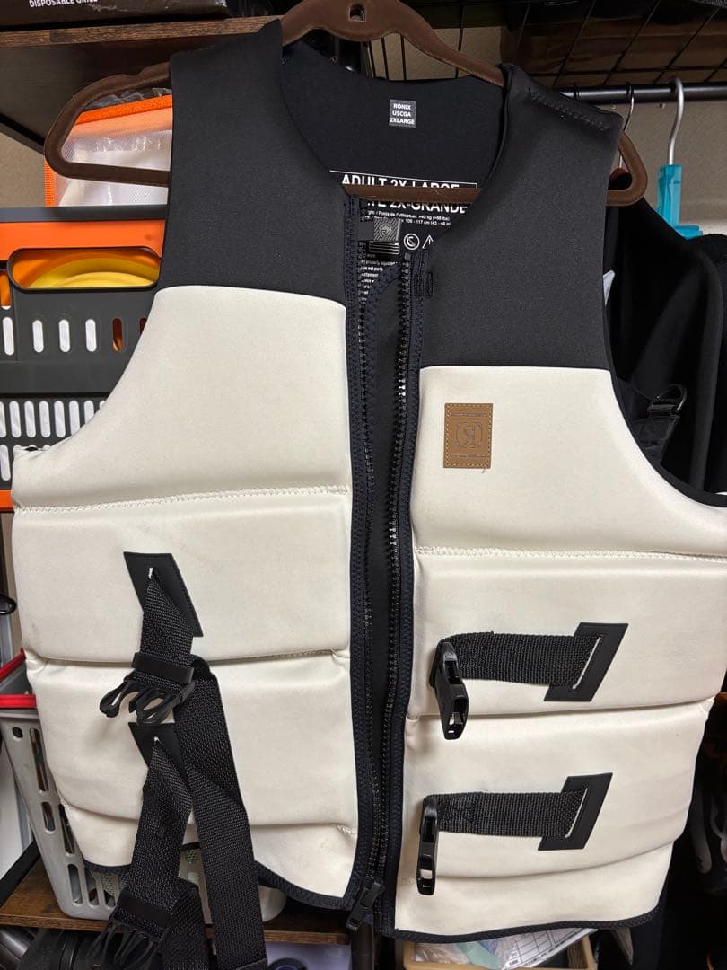 大人用ライフジャケット ホワイト/ブラック