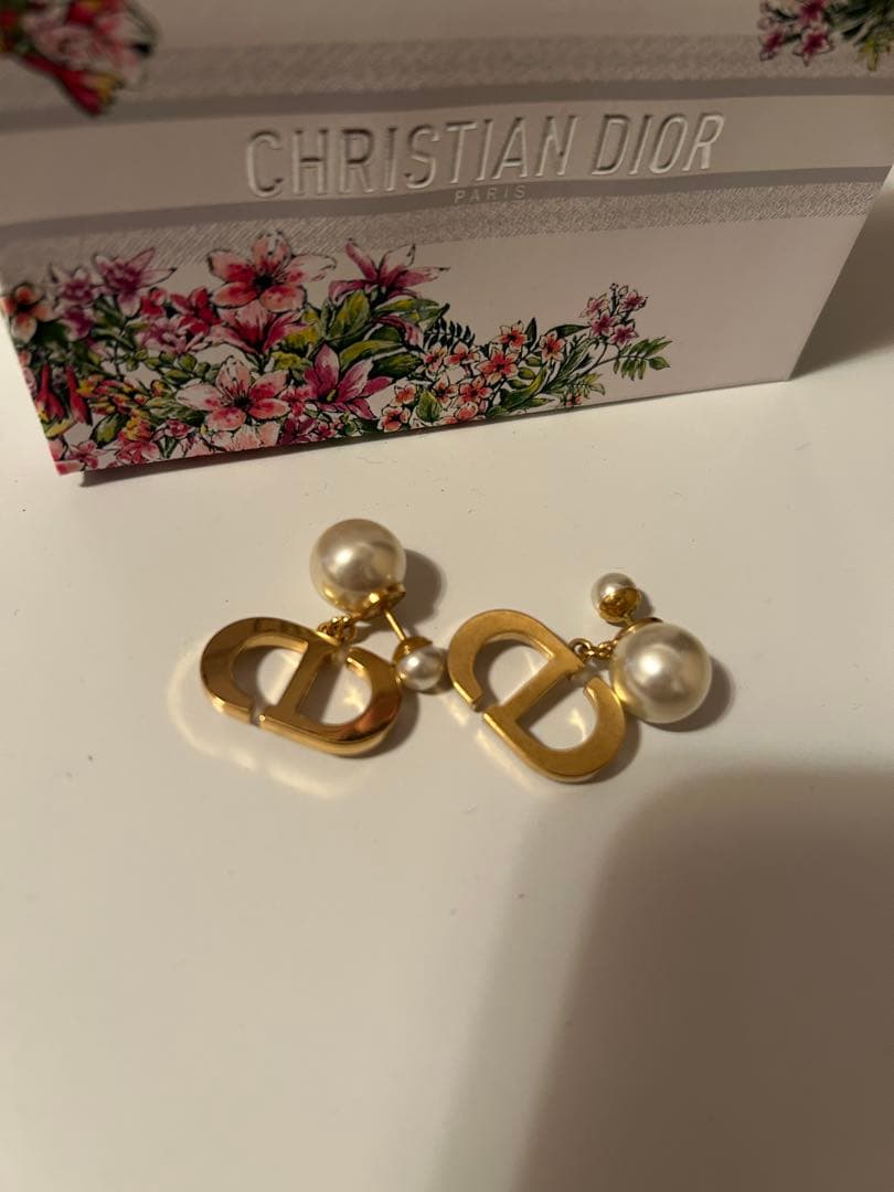 Christian Dior ゴールド ピアス