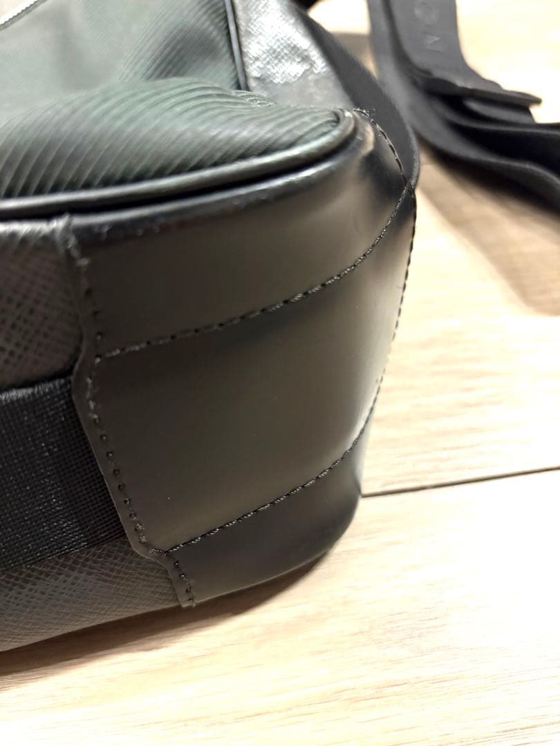 ルイヴィトン M30162 タイガ デルスー ショルダーバッグ