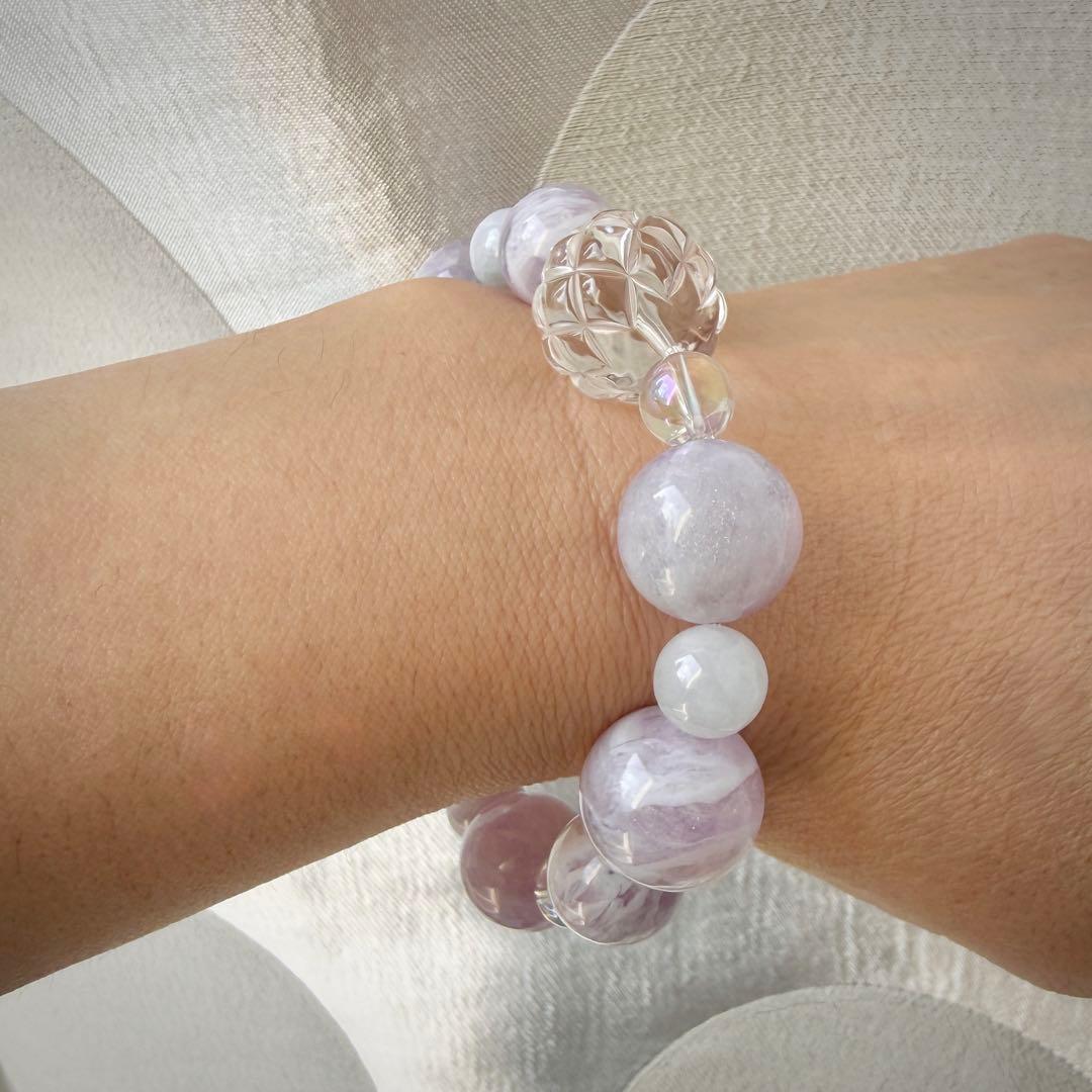 【癒しと調和】フェザースコロライトの春ブレスレット(一点もの)