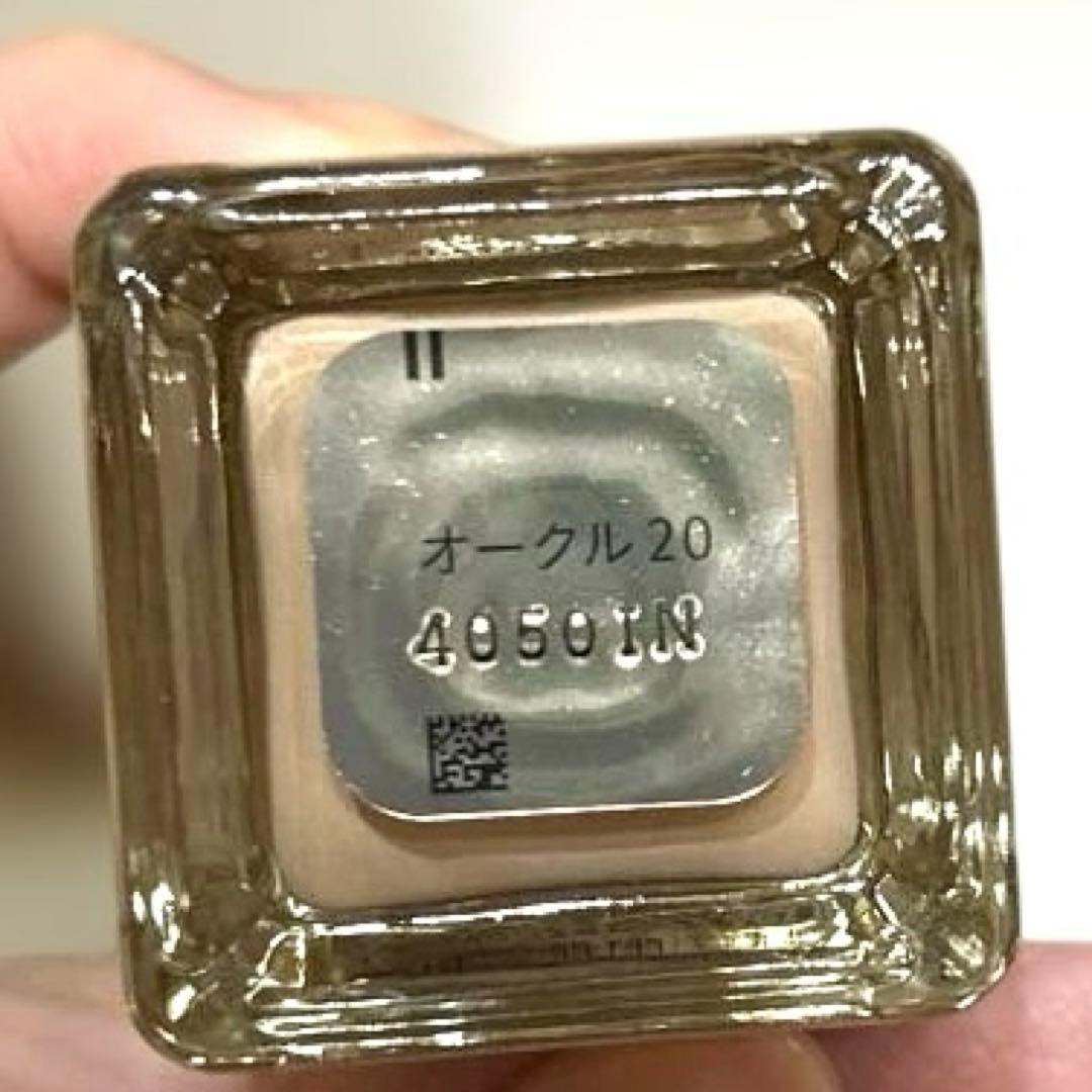 クレ・ド・ポーボーテ　タンフリュイドエクラナチュレ　ファンデーションオークル20