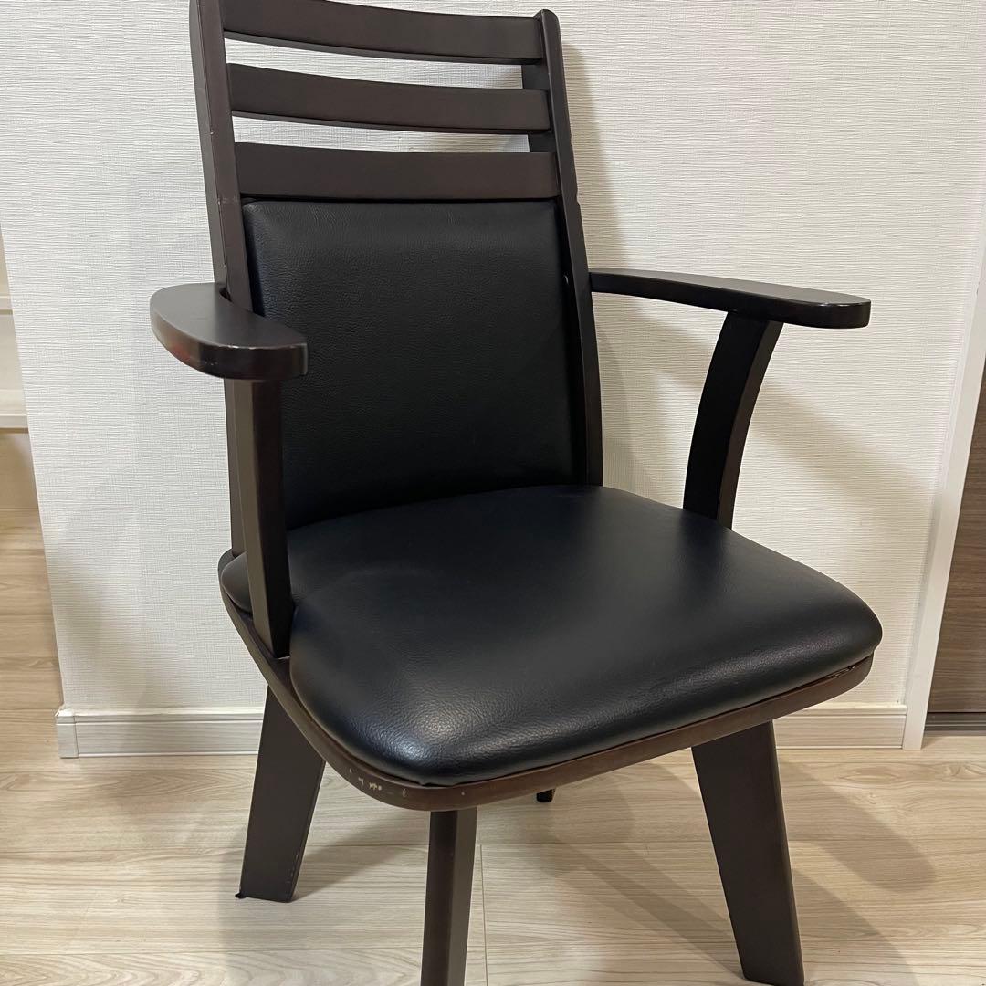 回転式チェア 黒 肘置き付き×二式