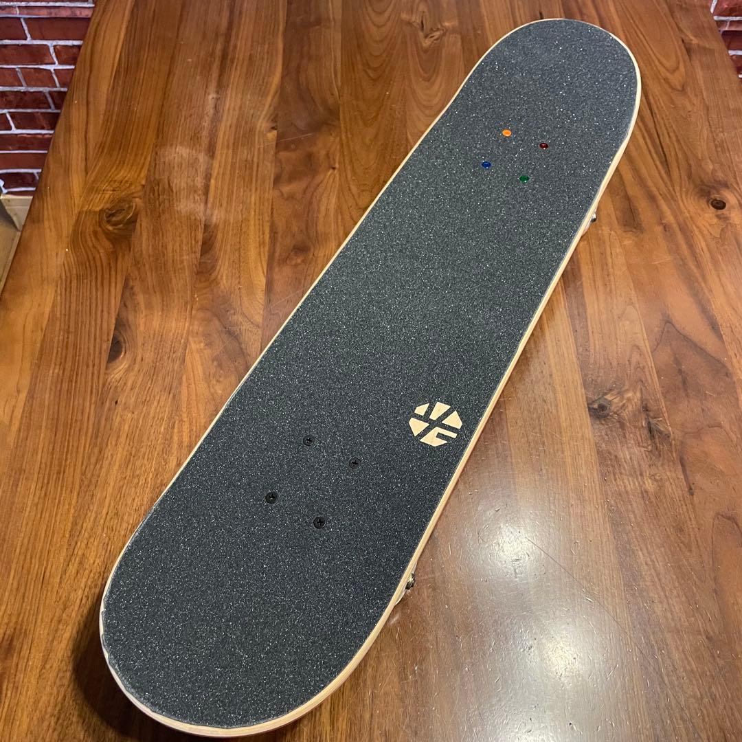 極美品　ベンチャートラック　スケートボード　コンプリート　子供用　スケボー